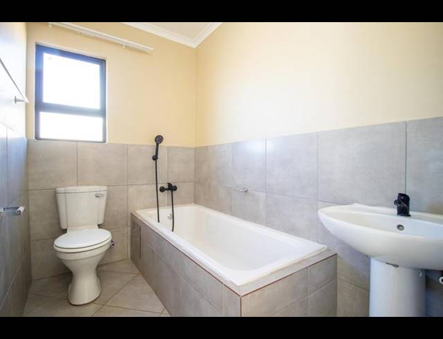 3 BEDROOM HOUSE FOR SALE IN CRYSTAL PARK